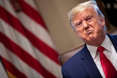 El autor del artículo anónimo que obsesionó a Trump publicará un libro - Literatura - ABC Color