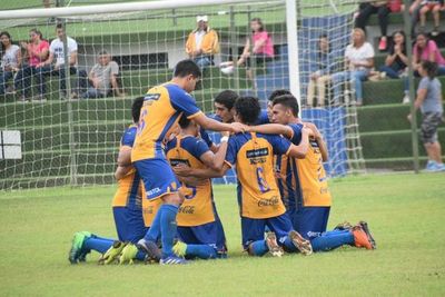 Sportivo Luqueño firme en la cima de Reserva - Fútbol - ABC Color