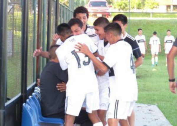 Luego del terrible accidente, uno de los chicos olimpistas regresó a la cancha
