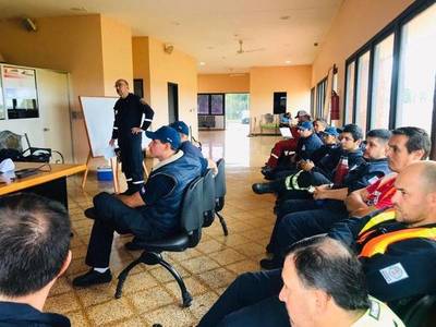 BOMBEROS LOCALES PARTICIPARON DE CURSO DE CAPACITACIÓN CON SUS PARES CANADIENSES