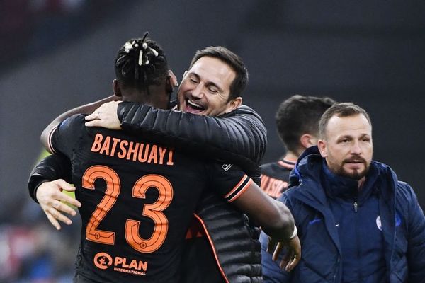 Batshuayi da el triunfo al Chelsea en Ámsterdam - Fútbol - ABC Color