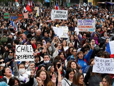 Huelga general con marchas en diferentes ciudades de Chile