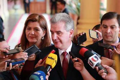 Bacchetta: "podemos superar la recesión apretándonos el cinto" » Ñanduti