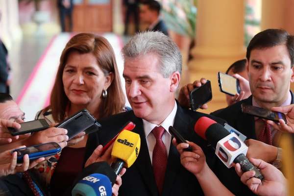 Bacchetta: "podemos superar la recesión apretándonos el cinto" » Ñanduti