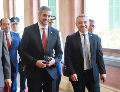 El Gobierno no piensa en la reelección, asegura Daniel Centurión