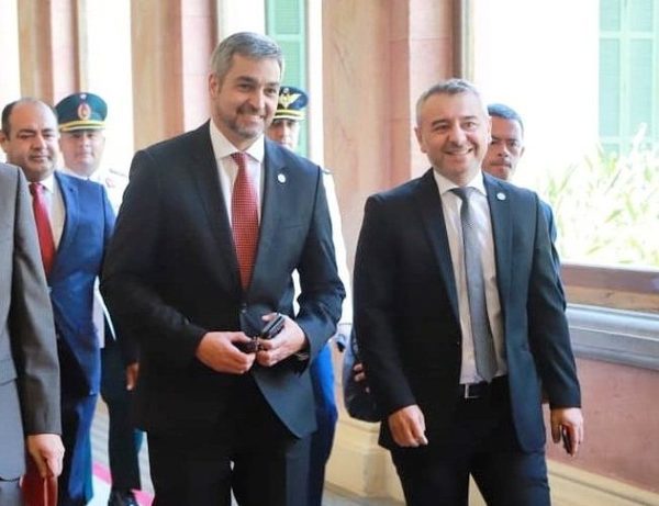 El Gobierno no piensa en la reelección, asegura Daniel Centurión