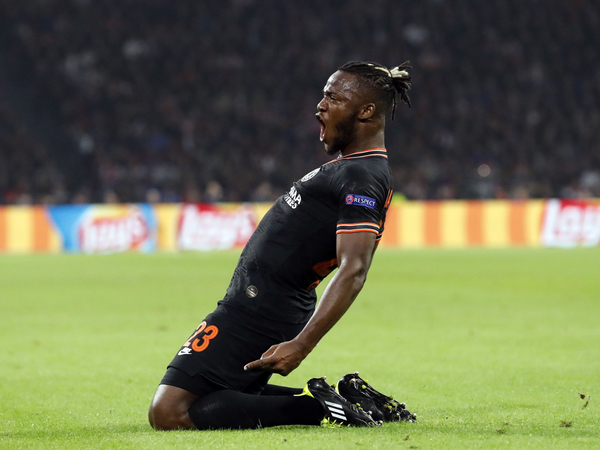 Chelsea amarga la fiesta del Ajax