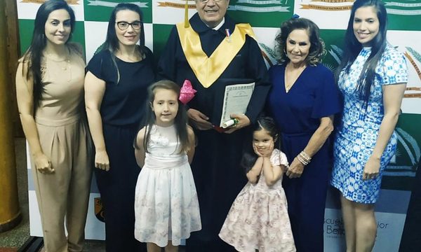 Entregan título Honoris Causa al Dr. Carlos Cardozo Florentín