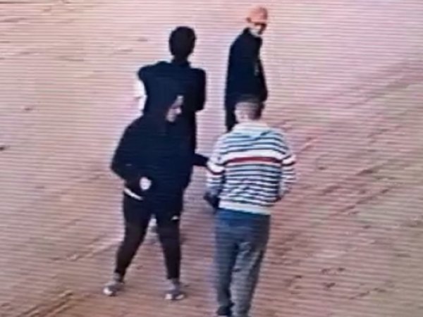 Policía busca identificar a ladrones que robaron a joven en Limpio