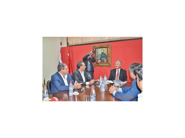 Gobernadores piden más y ponen la mira en fondos del FEEI