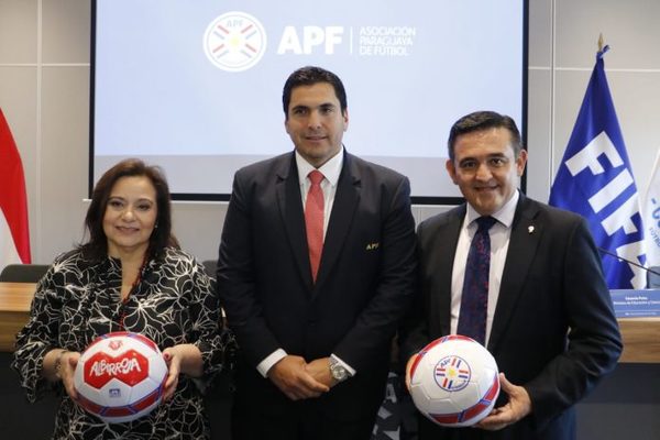 Presentan proyecto "Fútbol en las Escuelas - FIFA" - .::RADIO NACIONAL::.