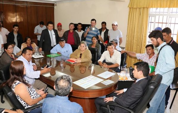 Indert establece mesa de trabajo con organizaciones campesinas - .::RADIO NACIONAL::.