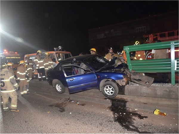 Violento accidente deja dos heridos de gravedad en Asunción
