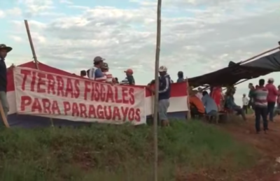 Repatriación: Campesinos resisten y 1.500 policías se preparan para desalojo