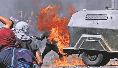 Chile sale a la calle en el sexto día de protestas para pedir la renuncia de Piñera - .::RADIO NACIONAL::.