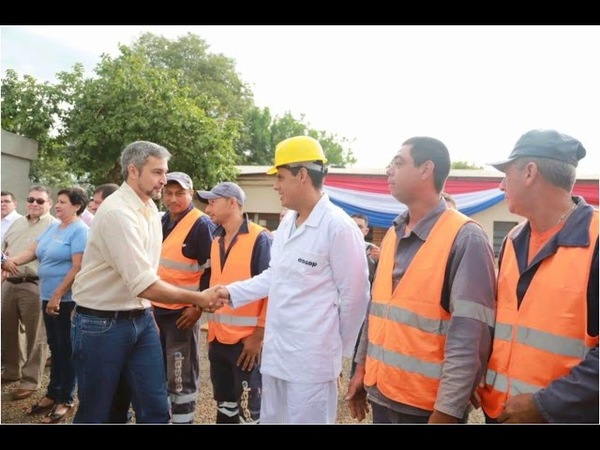 ABDO HOY ENTREGA APORTES E INAUGURA OBRAS EN ITAPÚA