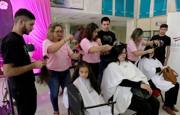 Octubre Rosa: Mujeres donaron cabello para hacer pelucas