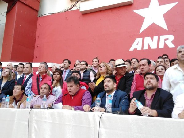 Seccionalero cree que pedido de reelección "es saludable para la democracia"