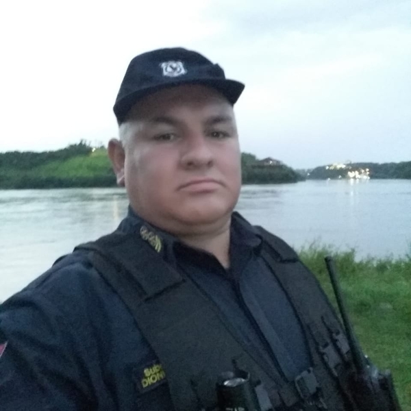 Policías protegen y ayudan a campesinos con orden de captura a invadir inmuebles ajenos en Itakyry