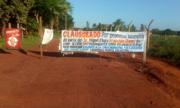 Inacción municipal ante pleito por calle en Franco, acusan que silencio es a cambio de piedra