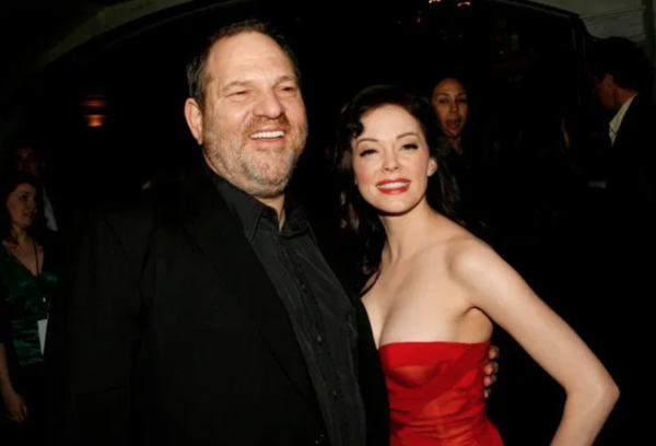 HOY / Rose McGowan presenta nueva denuncia contra Harvey Weinstein por intimidación