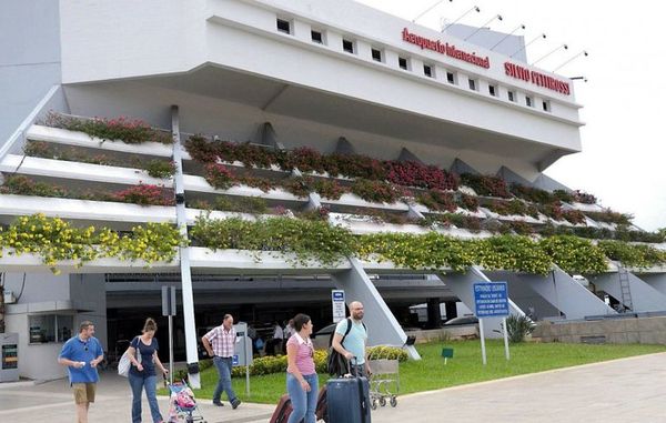 Fallece una mujer en el aeropuerto Silvio Pettirossi - Nacionales - ABC Color