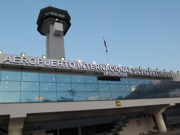 Murió al aterrizar en Paraguay