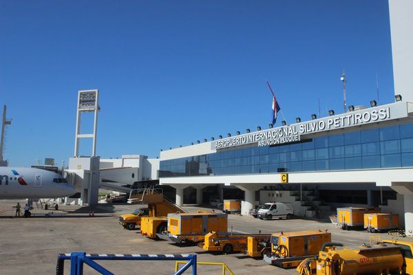 Mujer que volvía de España falleció en el aeropuerto Silvio Pettirossi