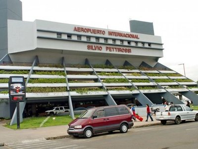 Mujer falleció de un paro cuando aterrizó el avión