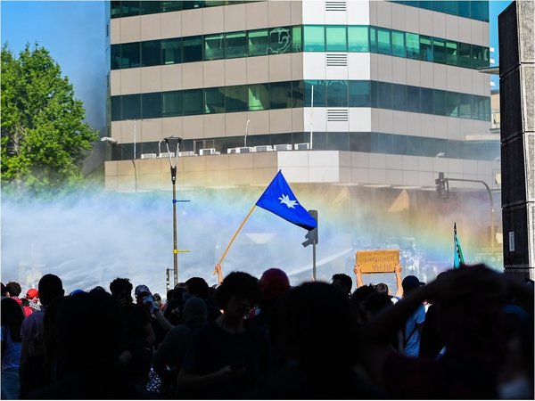 Tras 6 días de protesta, capital de Chile amanece sin custodia militar