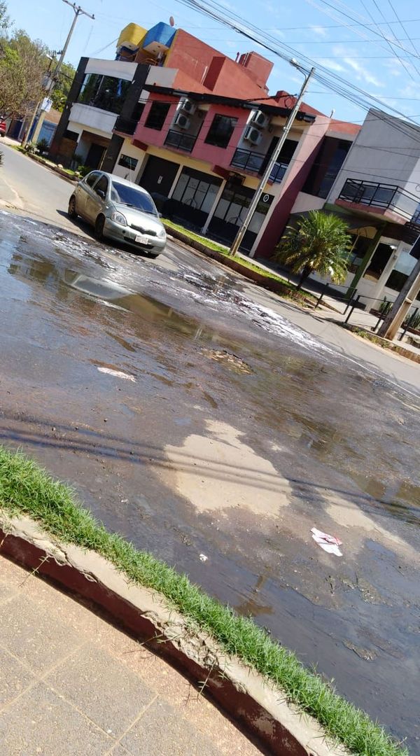 Desagradable cloaca cerca de IPS Ingavi - Crónicas Ciudadanas - ABC Color