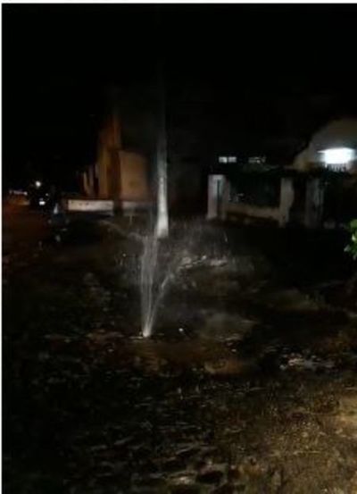 Chorro de agua, en plena calle - Crónicas Ciudadanas - ABC Color
