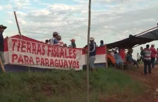 Acuerdan salida pacífica de campesinos de propiedad en Repatriación
