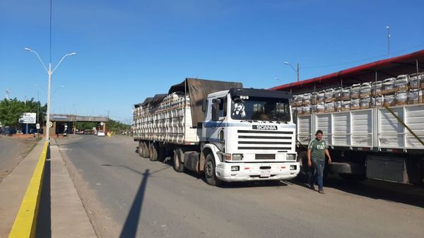Cierre en la frontera: denunciarán a autoridades de Clorinda por crisis y pérdidas - Nacionales - ABC Color