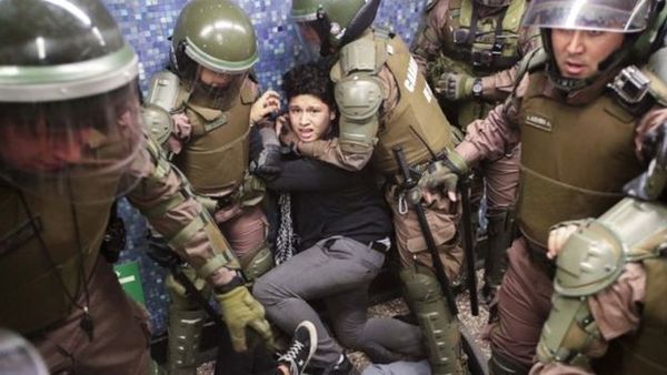 El Instituto Nacional de Derechos Humanos de Chile elevó hasta 2.410 la cifra de detenidos en las protestas - ADN Paraguayo