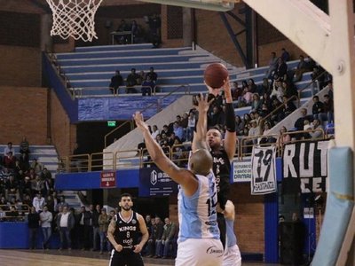 Primera final entre Olimpia Kings y San José
