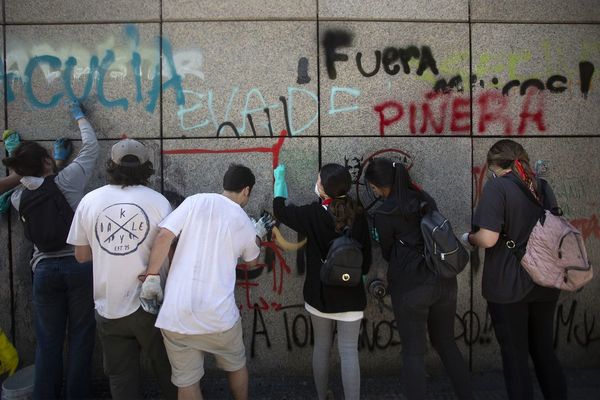 Ministros chilenos dicen que militares protegen los DD.HH, no los violan