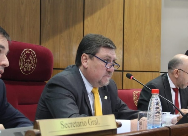 No es momento para hablar de reelección, considera Blas Llano
