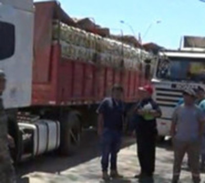 Productos paraguayos varados desde hace tres días en Puerto Falcón  - Paraguay.com