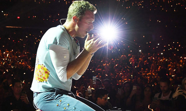 Escuchá las dos nuevas canciones de Coldplay: “Arabesque” y “Orphans”