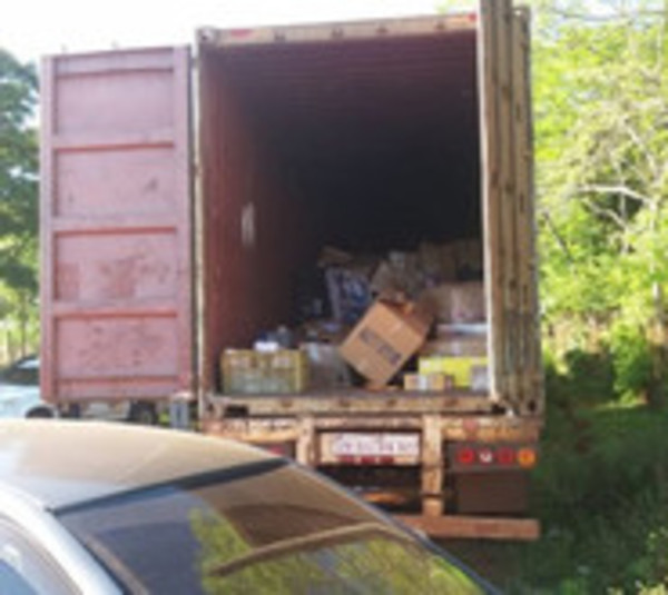 Atraco a camión transportador de encomiendas  - Paraguay.com