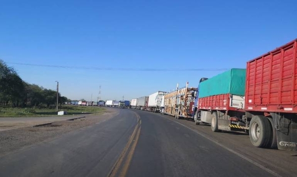 HOY / Liberan el cruce de Puerto Falcón y Clorinda y reanuda el comercio fronterizo