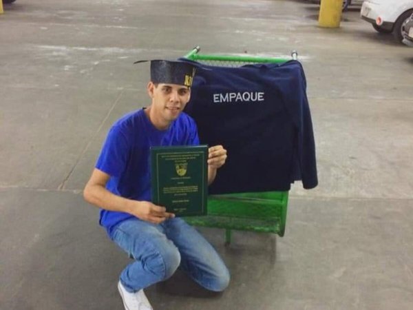 Empaquetador de súper se recibió de enfermero