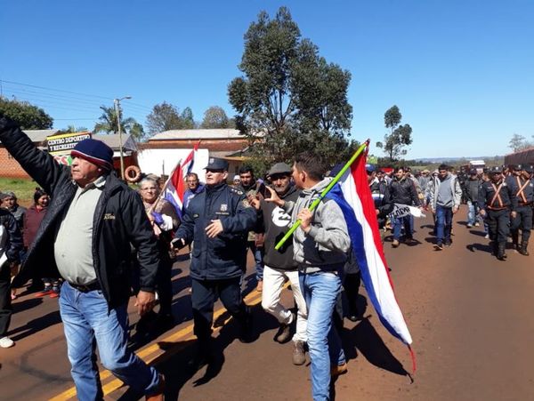 Campesinos de la FNC anuncian marchas para el lunes - Nacionales - ABC Color