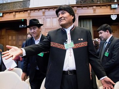 Declaran ganador a Evo Morales sin necesidad de segunda vuelta