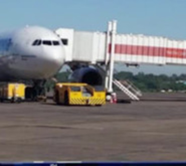 Paraguaya muere de infarto en avión - Paraguay.com