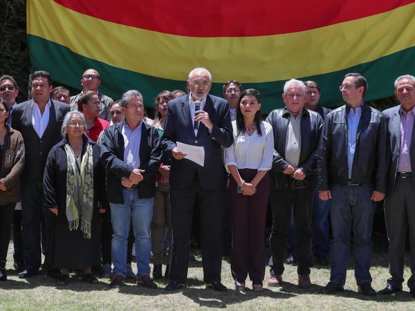 Opositores bolivianos llaman a movilización pacífica
