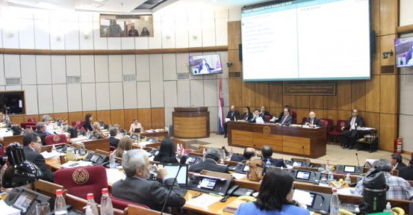 Senador mandó fotos ¿opívo? a su chuli