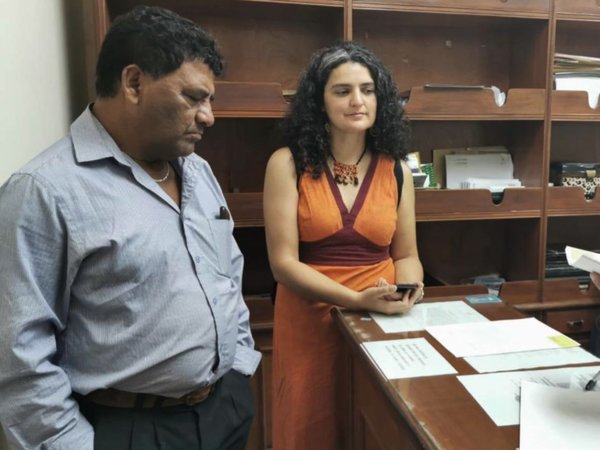Amnistía entrega firmas que piden saldar deuda de Itaipú con los Avá