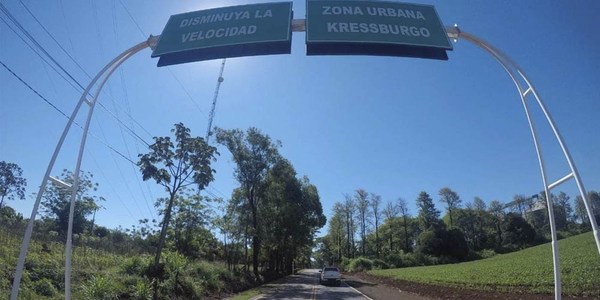 INAUGURAN ASFALTADO TIROL – KRESSBURGO